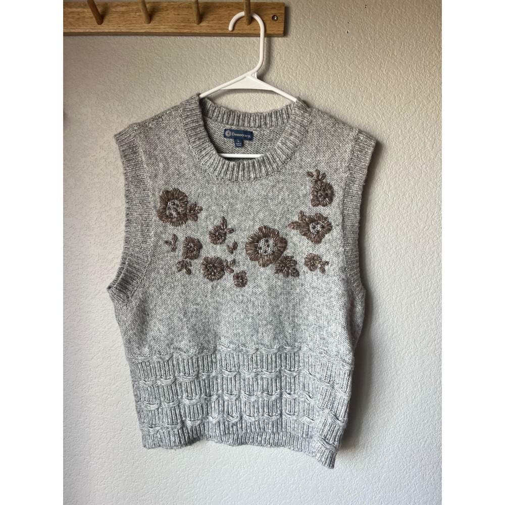 Democracy Womens Gray Floral Embroidered Knit Sweater Vest Crew Neck